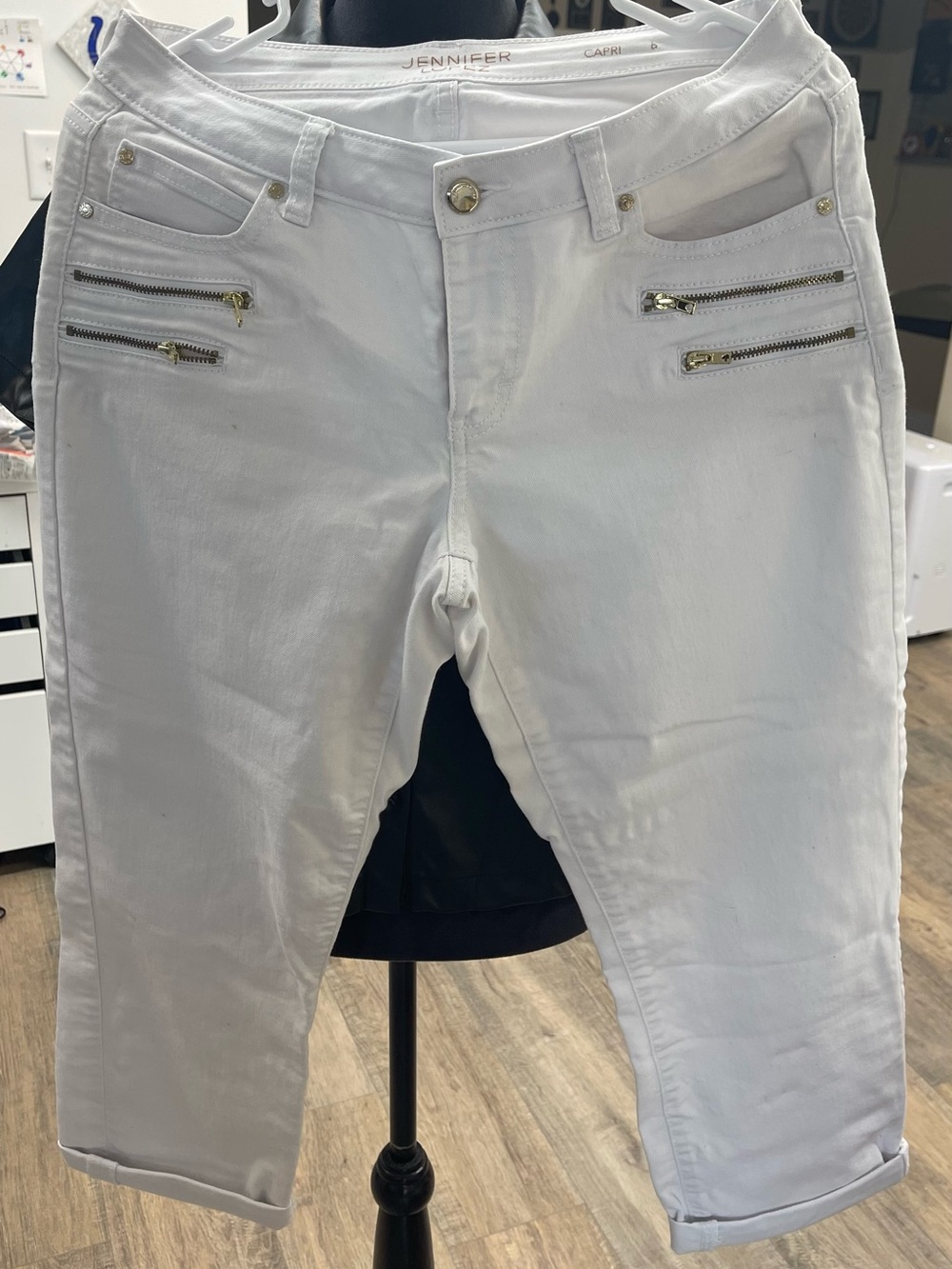 Jennifer Lopez White Cropped Ankle Zip Jeans